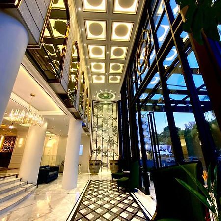 Grand Eska Hotel & Suites Batam Нагоя Екстериор снимка