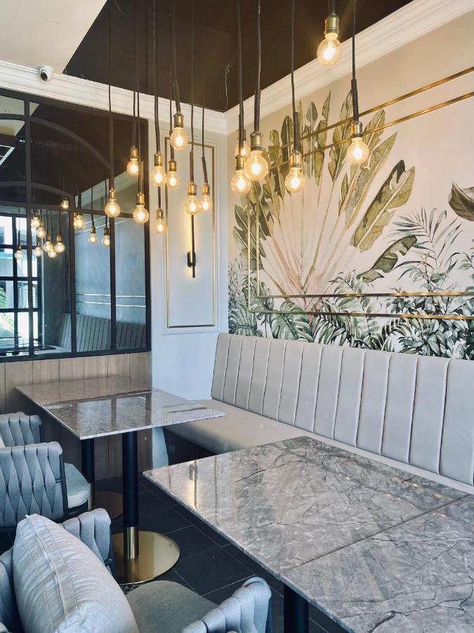 Grand Eska Hotel & Suites Batam Нагоя Екстериор снимка