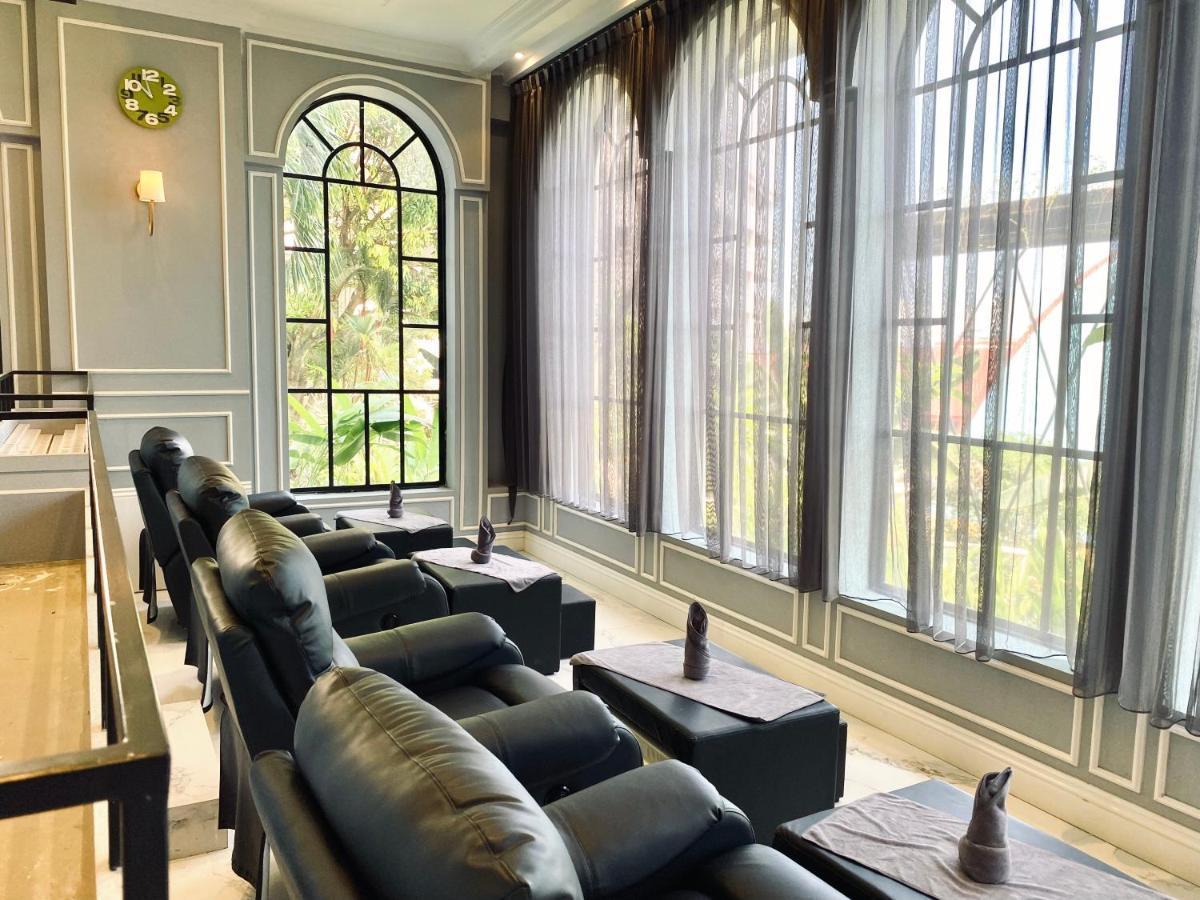 Grand Eska Hotel & Suites Batam Нагоя Екстериор снимка