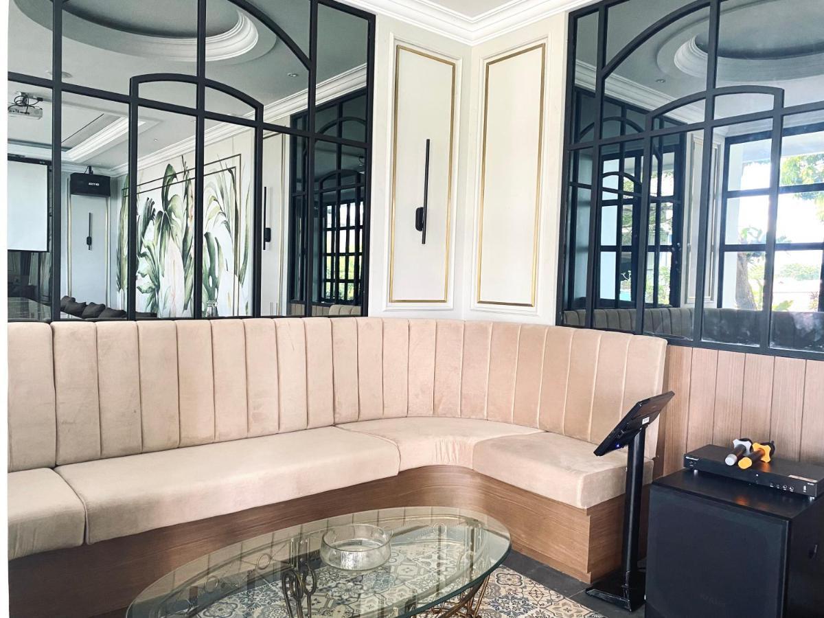Grand Eska Hotel & Suites Batam Нагоя Екстериор снимка