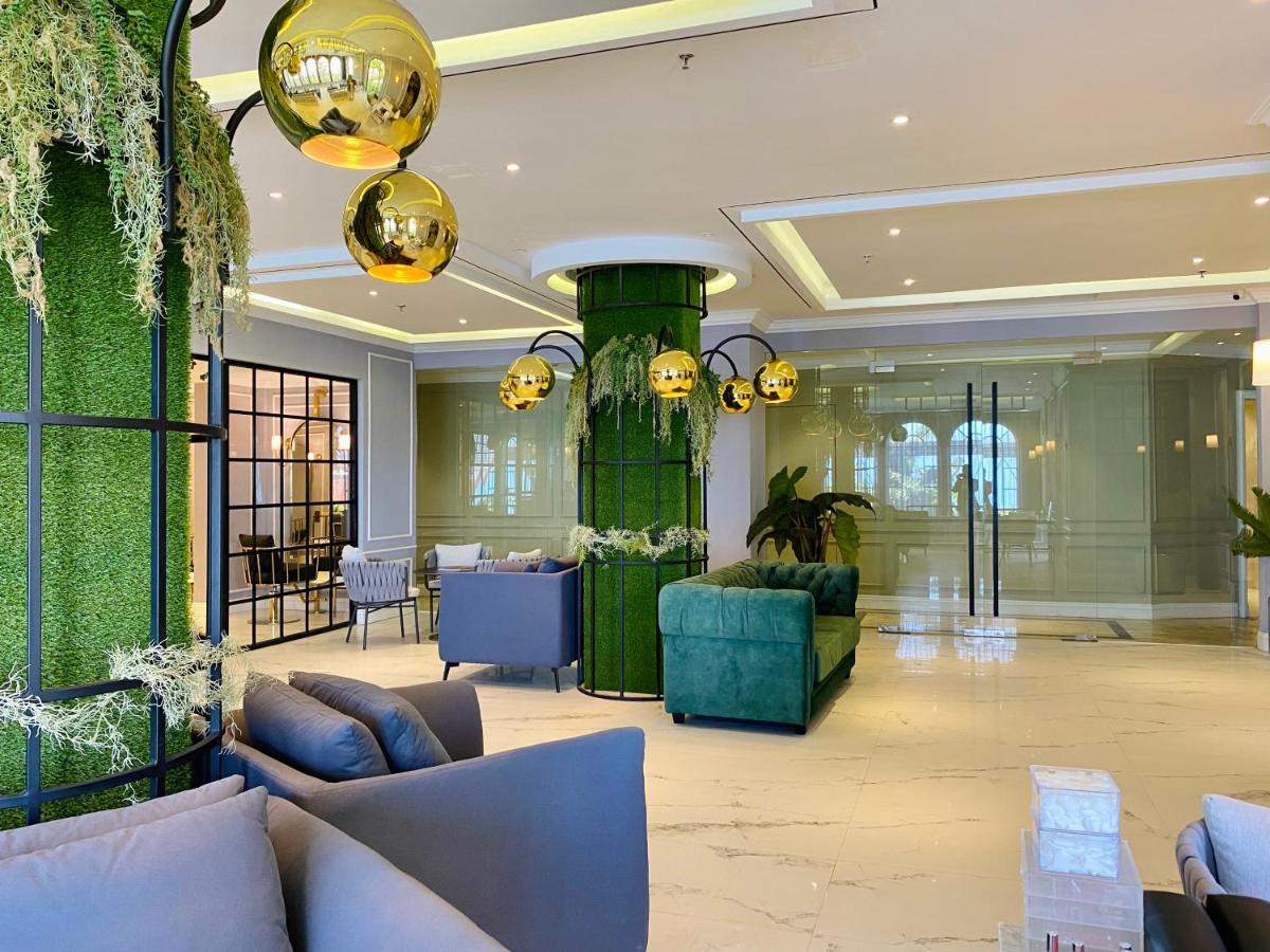 Grand Eska Hotel & Suites Batam Нагоя Екстериор снимка