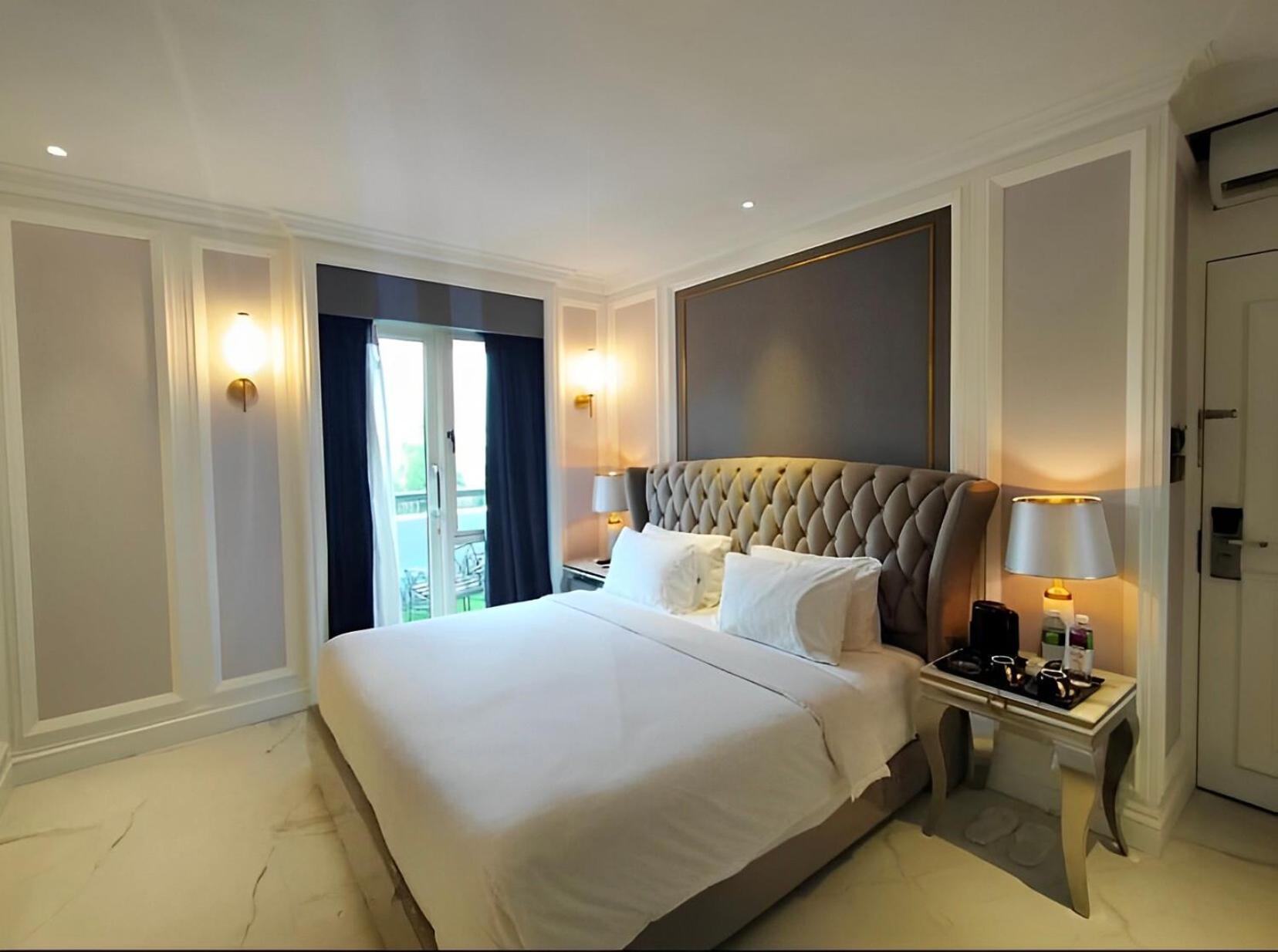 Grand Eska Hotel & Suites Batam Нагоя Екстериор снимка