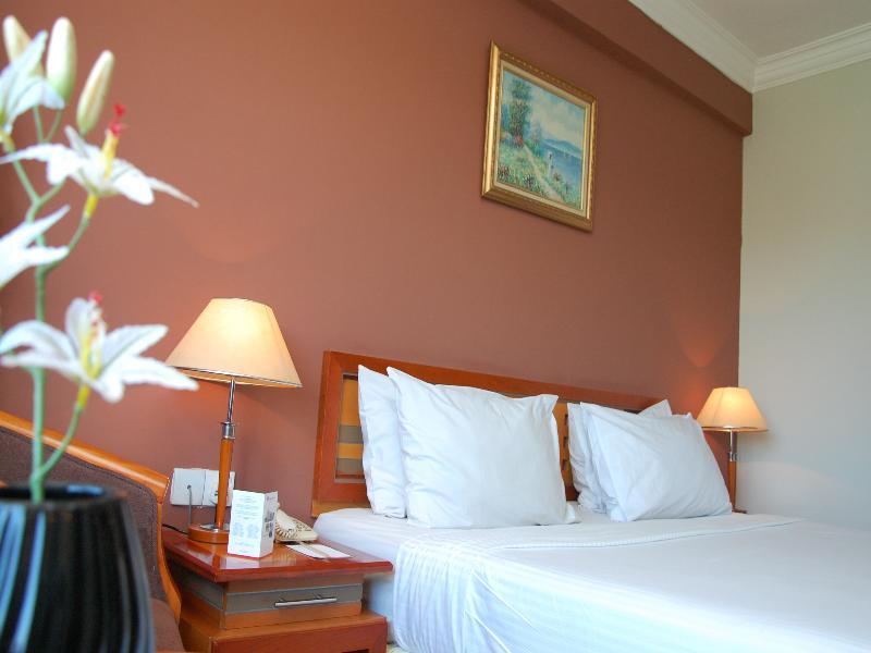 Grand Eska Hotel & Suites Batam Нагоя Екстериор снимка